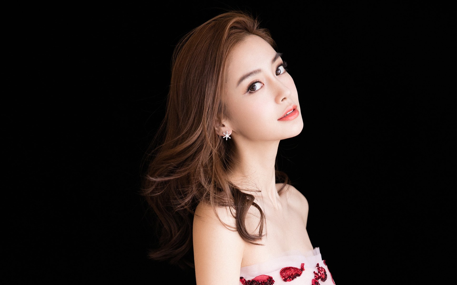 爱游戏官方-维达德卡萨布兰卡备战非洲冠军联赛，目标夺冠，大伟卡萨布兰卡